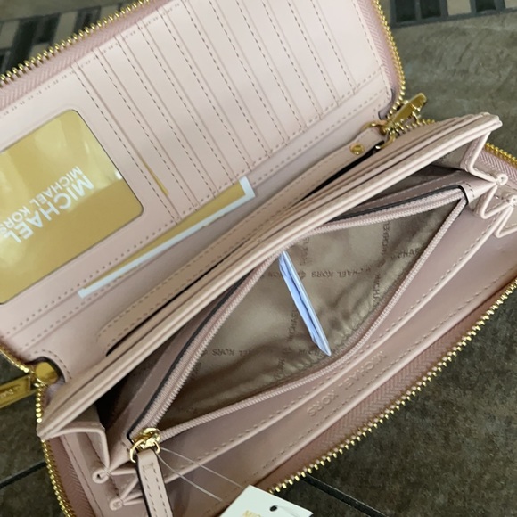 Michael Kors Jet Set Travel Large Travel CONTINENTAL Wristlet-Wallet - Picture 4 of 16